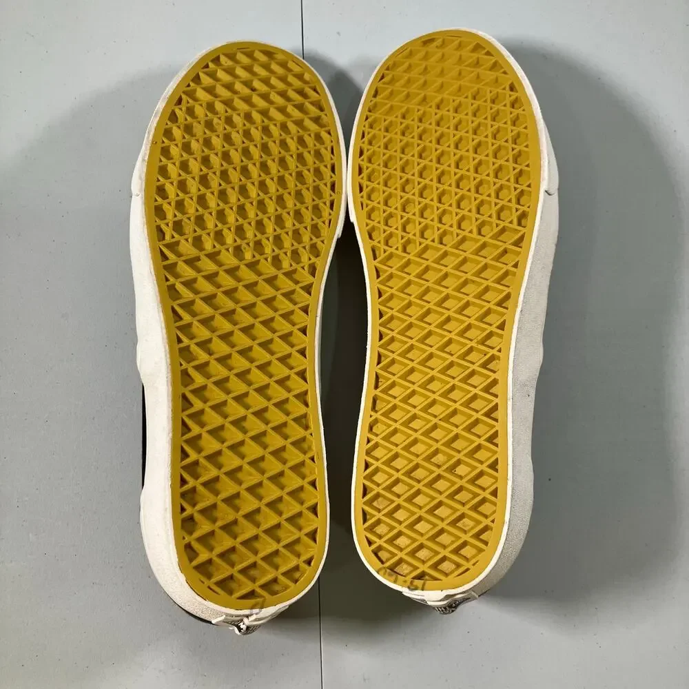 VANS X Harry Potter Hufflepuff Men's Sneaker Size 10 Classic Black Slip-on Shoes